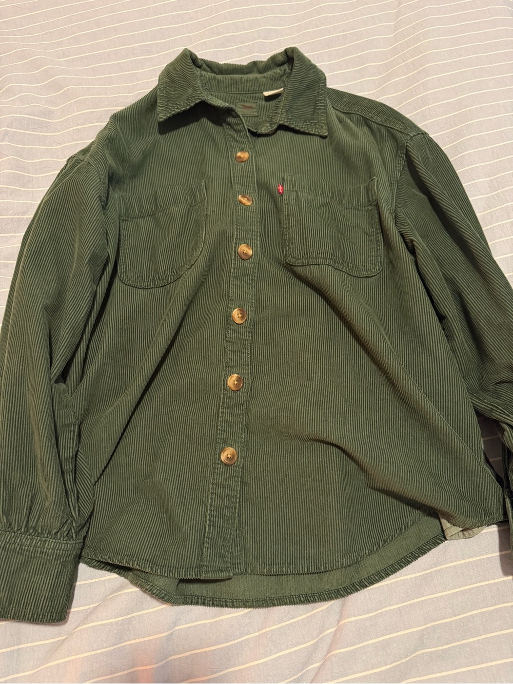 Levi’s Women’s Long Sleeve Orion Corduroy Button-Down Shirt - Python Green